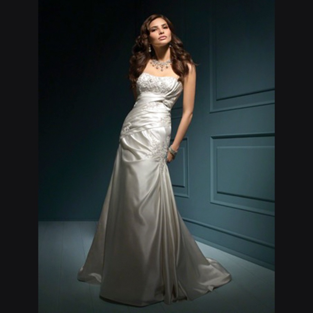 Alfred Angelo Style 833 Wedding Dress
